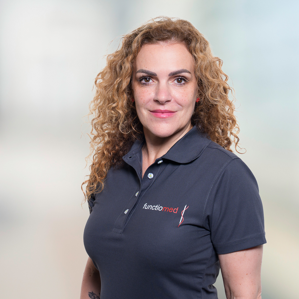 Portrait von Sandra Biondo, Empfangsmitarbeiterin der functiomed AG