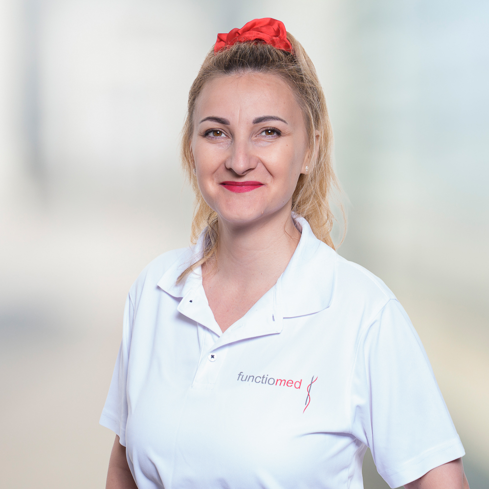 Portrait von Dr. med. (RO) Violeta Marinescu, Fachärztin für Rheumatologie und Innere Medizin der functiomed AG