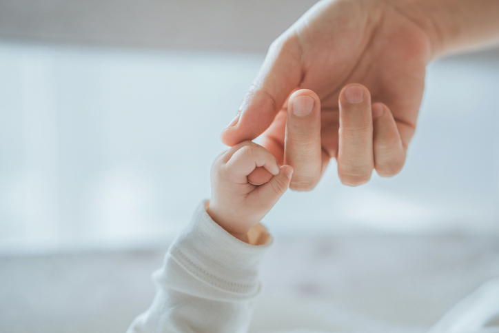 Baby und Mutter Baby und Mutter, Verbindung, Kinderhände